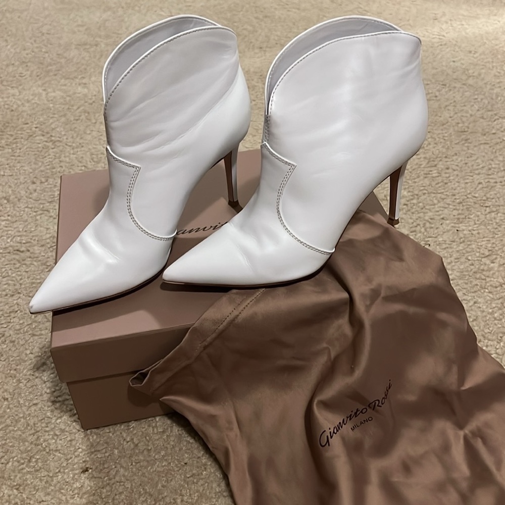Gianvitto Rossi  Mable Mid Bootie white